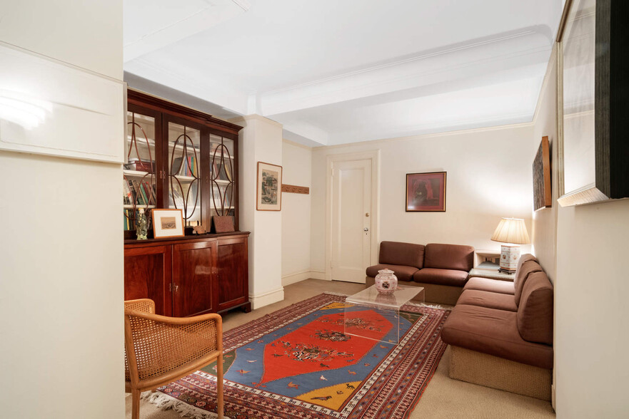 910 Park Ave, New York, NY for lease - Interior Photo - Image 2 of 7