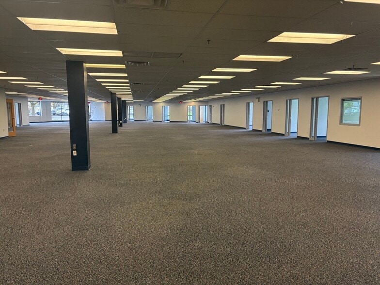 747 Dresher Rd, Horsham Township, PA for lease - Building Photo - Image 1 of 8