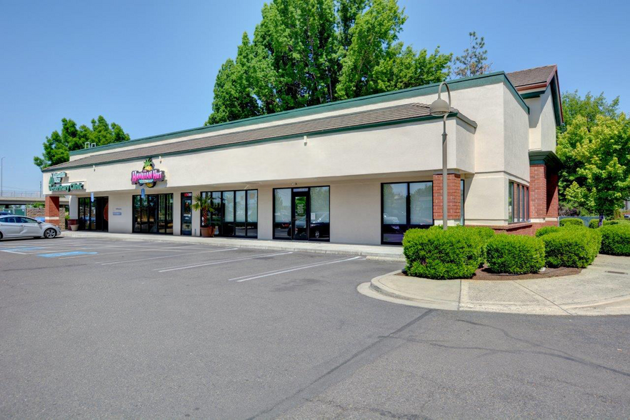 1333 Plaza Suite A, Central Point, OR for lease - Building Photo - Image 1 of 32