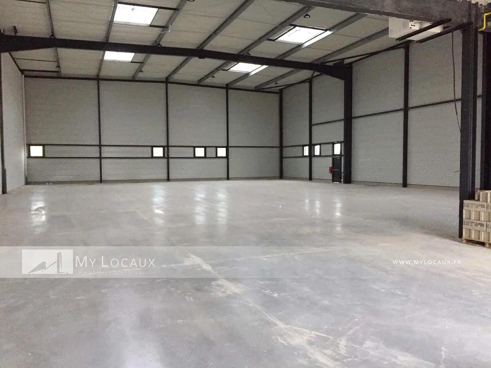 Industrial in Argenteuil for lease Interior Photo- Image 1 of 8