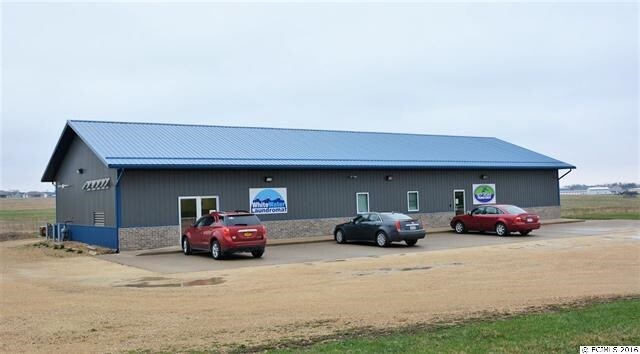 1724 1st Ave E, Cascade, IA for sale - Primary Photo - Image 1 of 1