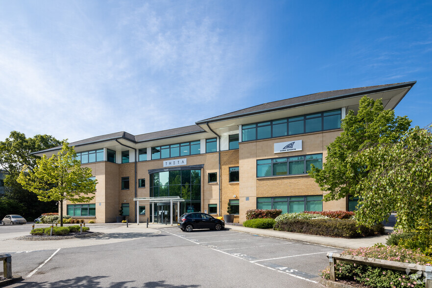 Lyon Way, Camberley for lease - Building Photo - Image 3 of 10