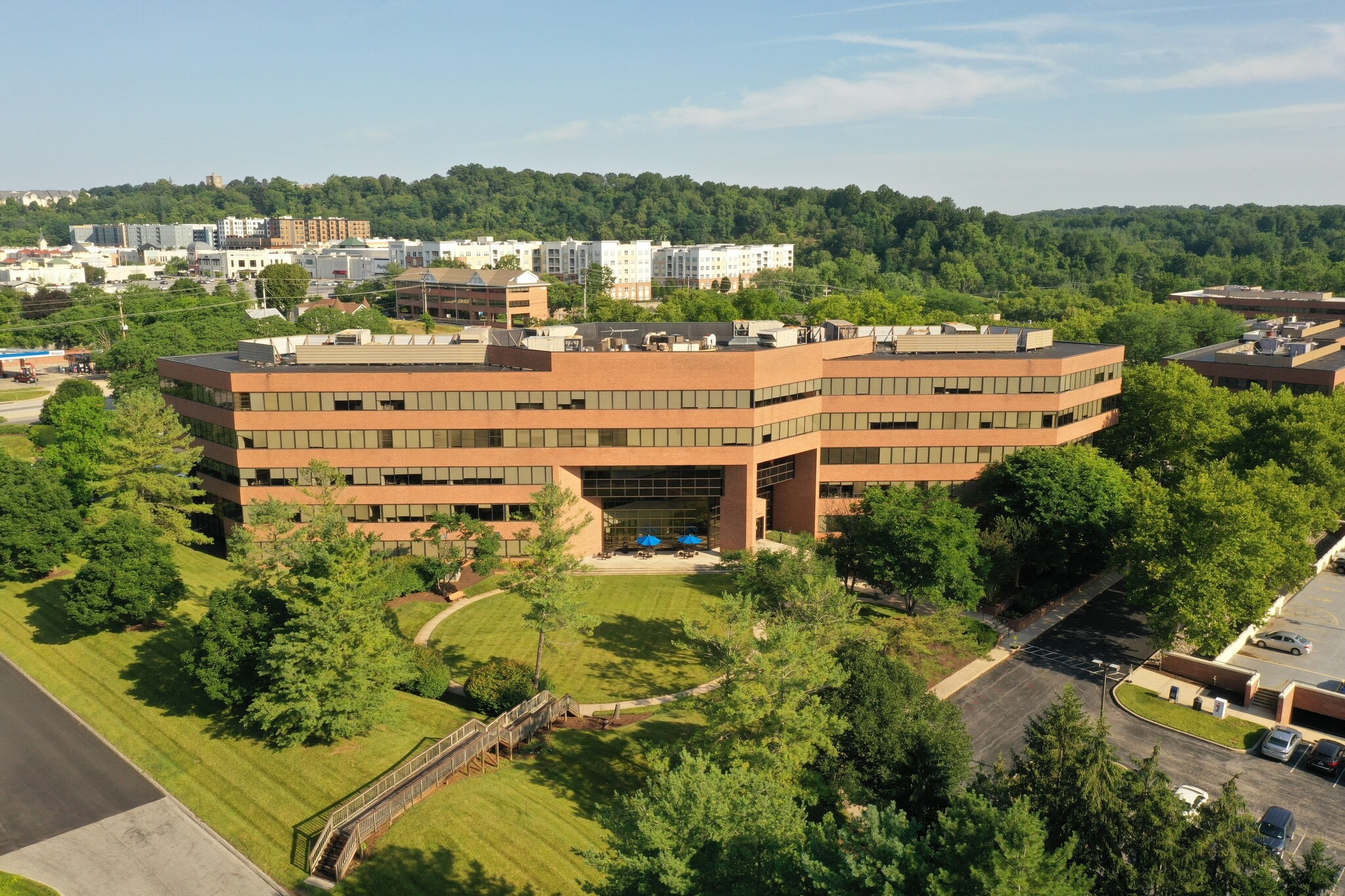 4 N Park Dr, Hunt Valley, MD for lease Building Photo- Image 1 of 2