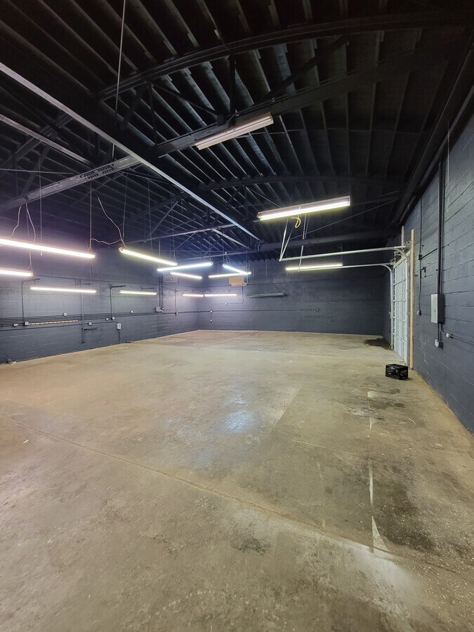 1018 N Raleigh St, Greensboro, NC 27405