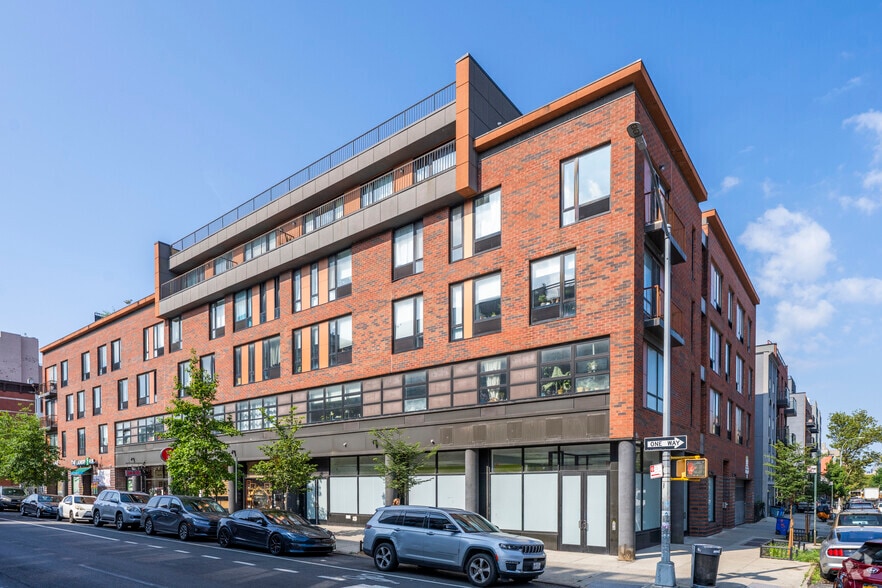 360 Throop Ave, Brooklyn, NY for sale - Primary Photo - Image 1 of 1