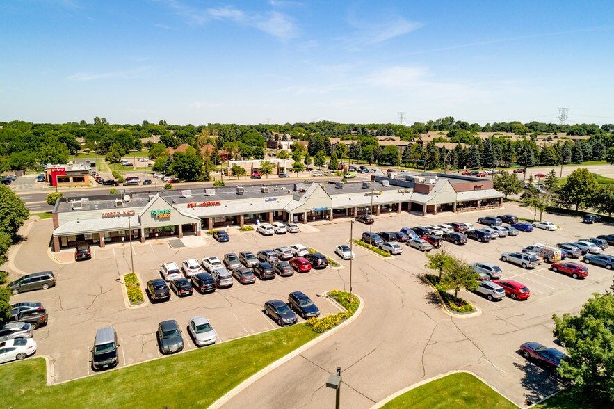 13540-13670 Grove Dr, Maple Grove, MN for sale - Building Photo - Image 1 of 1