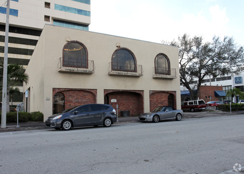 262-264 Almeria Ave, Coral Gables, FL for lease - Building Photo - Image 3 of 12