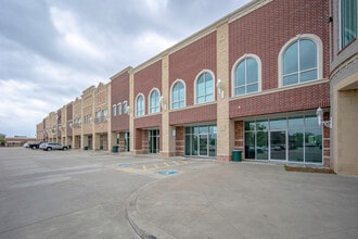 480 24th Ave NW, Norman, OK for lease Interior Photo- Image 2 of 17