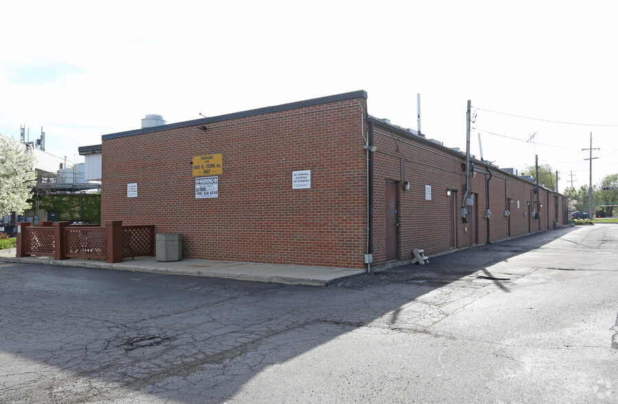 590 S York St, Elmhurst, IL for lease - Building Photo - Image 3 of 8