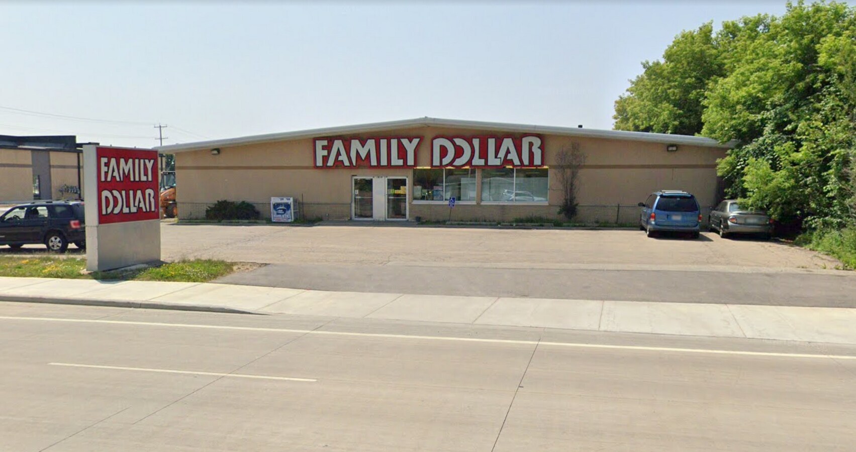 1819 Midway Rd, Menasha, WI 54952 9,064 SF Former Family Dollar Store