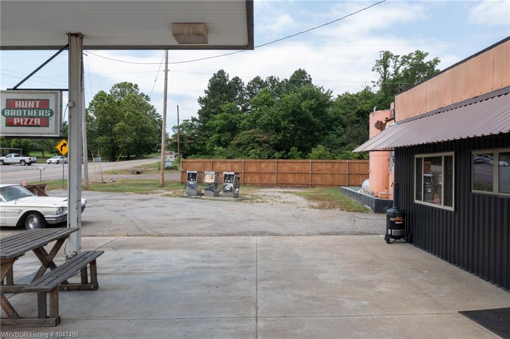 947 N Main St, Waldron, AR 72958