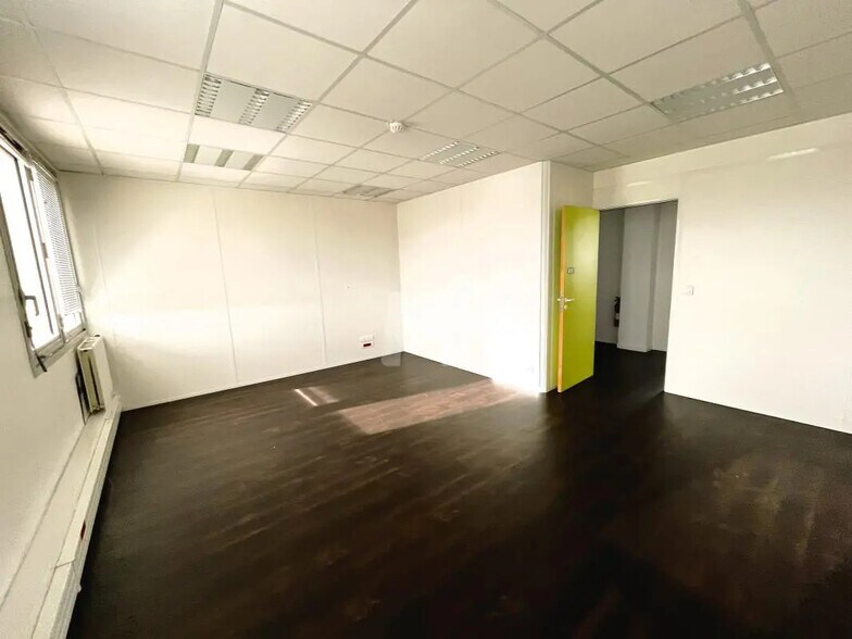Office in Évry-Courcouronnes for lease - Interior Photo - Image 3 of 12