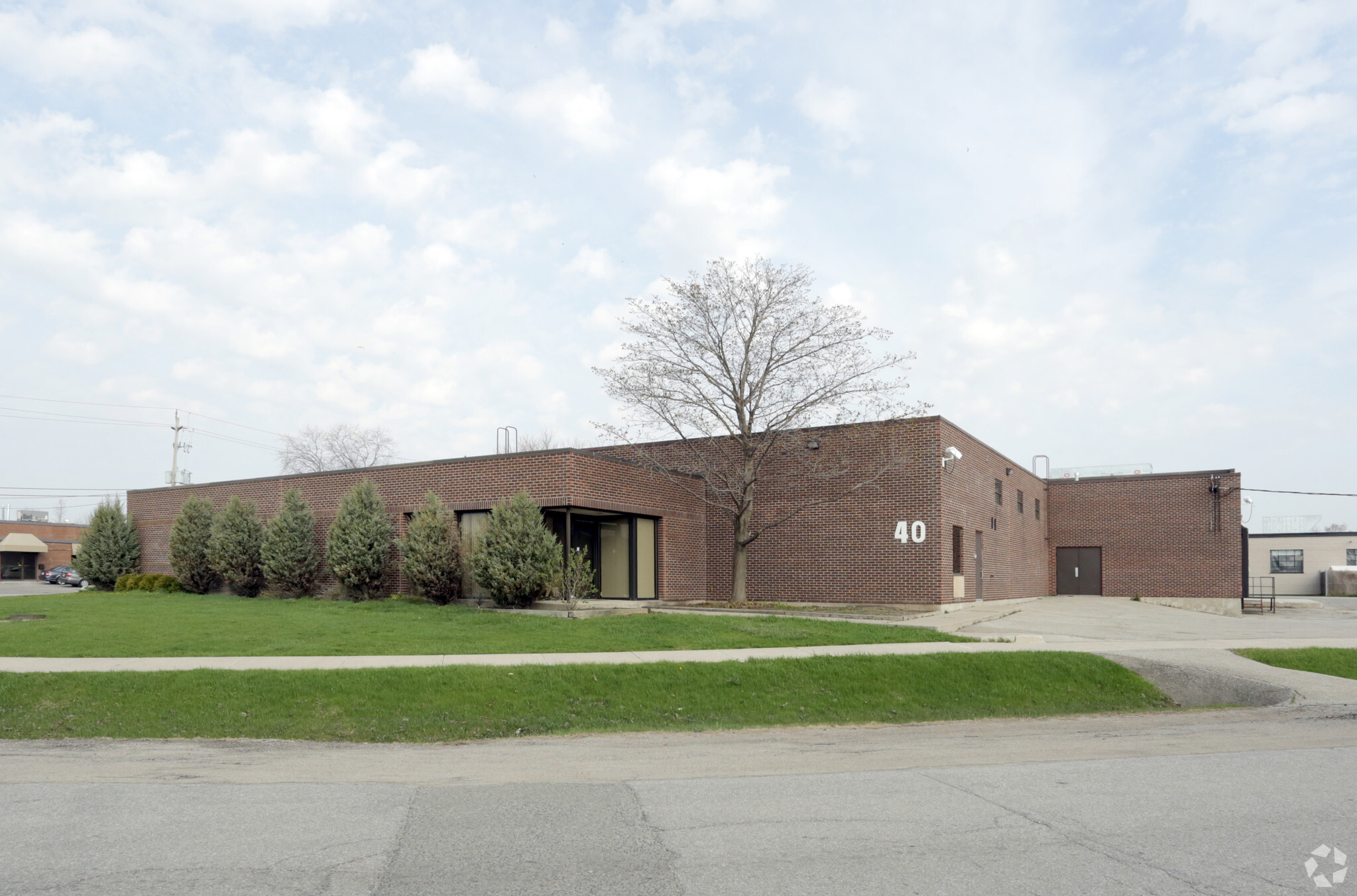 40 Fima Cres, Toronto, ON for lease Primary Photo- Image 1 of 6