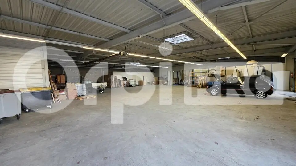 Flex in Villeneuve-Saint-Germain for lease - Interior Photo - Image 3 of 6