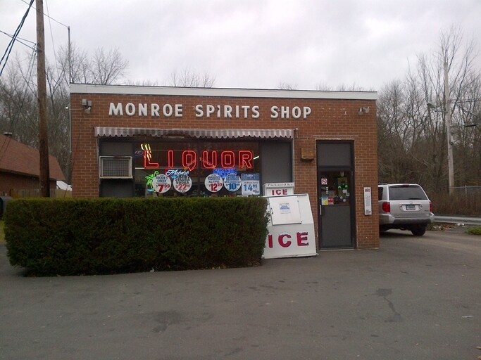 Retail in Monroe, CT for sale Primary Photo- Image 1 of 1