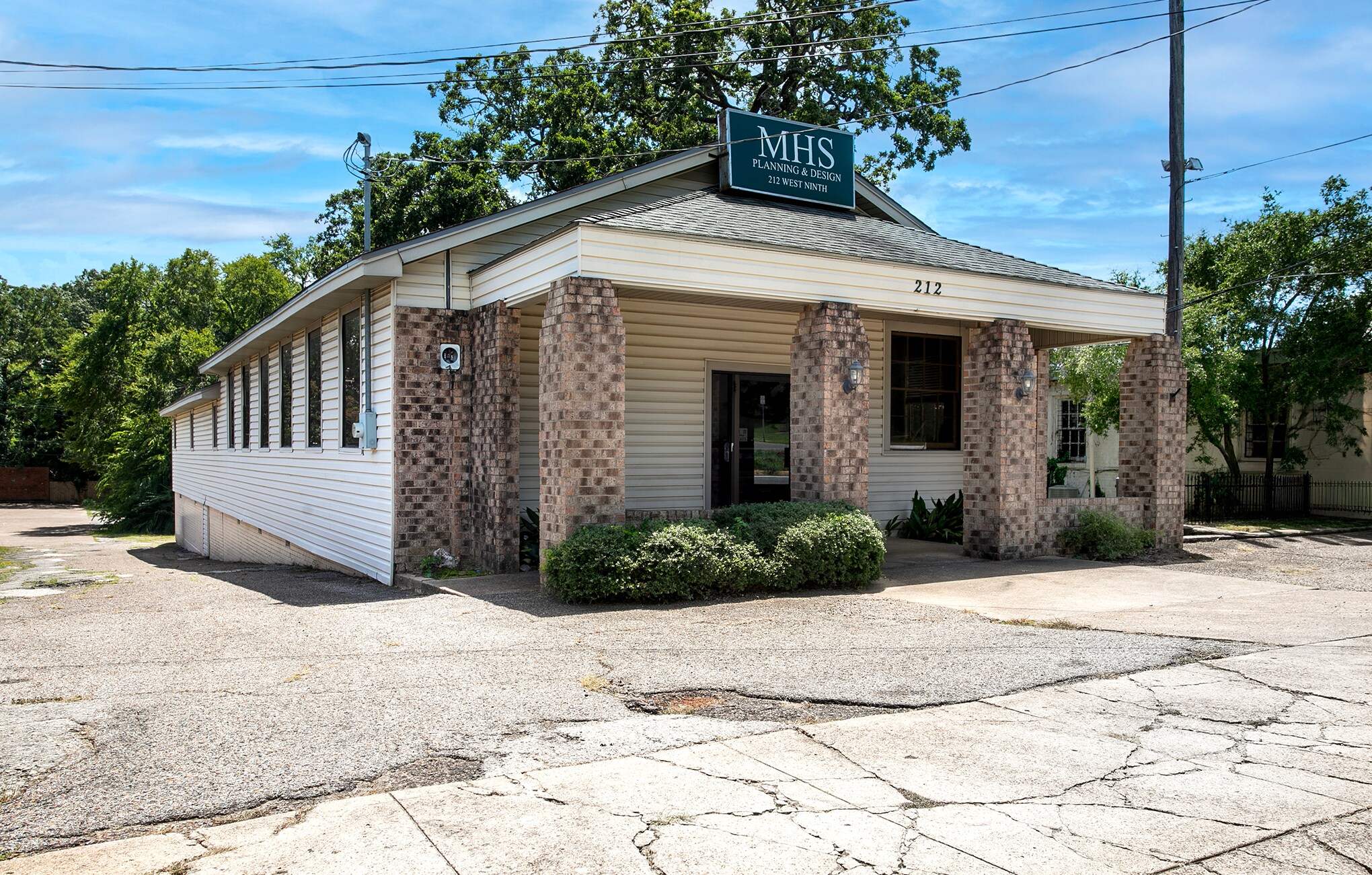 212 W 9th St, Tyler, TX for lease Primary Photo- Image 1 of 38