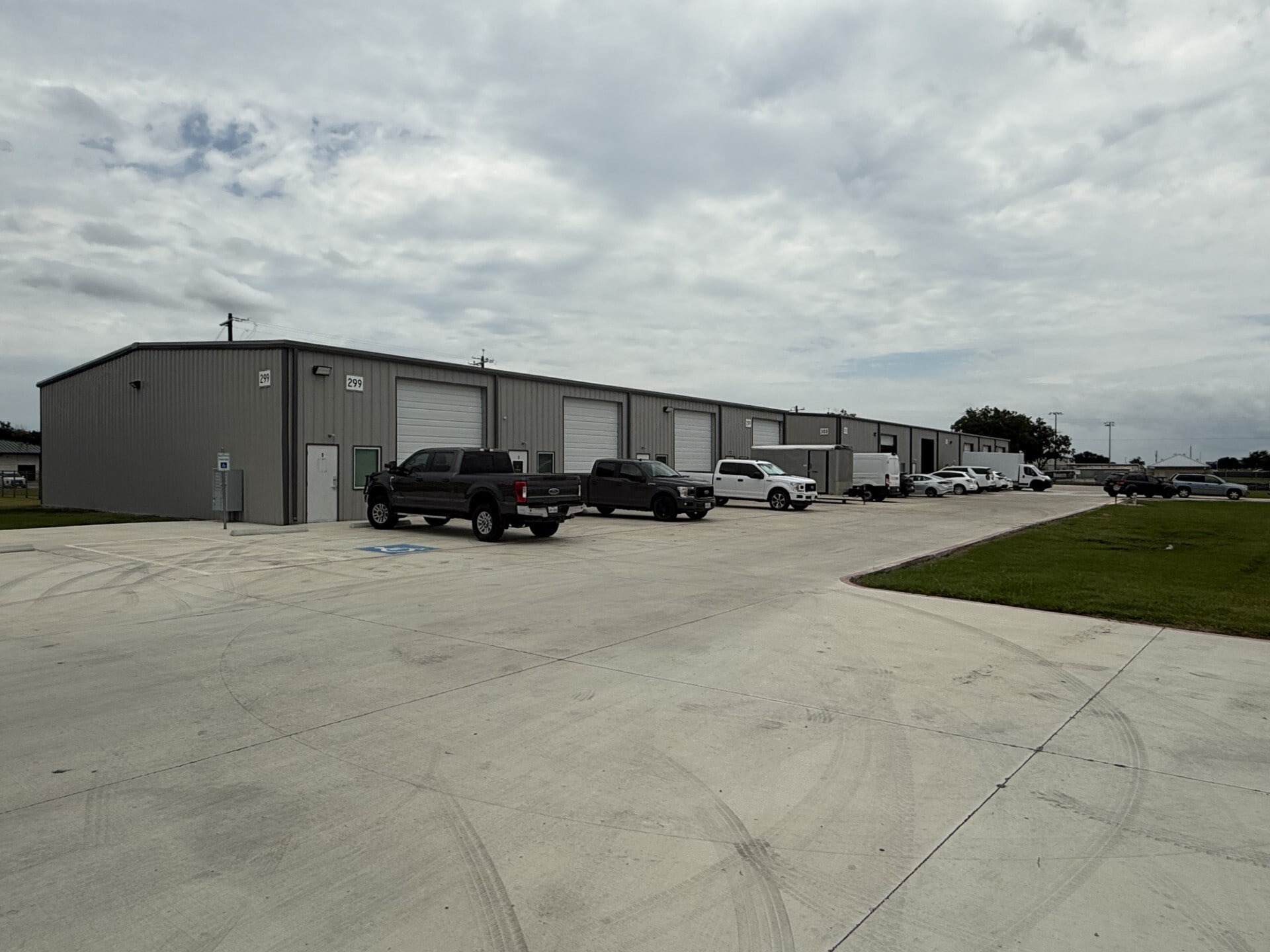 299 Navarro Drive portfolio of 2 properties for sale on LoopNet.com Building Photo- Image 1 of 19