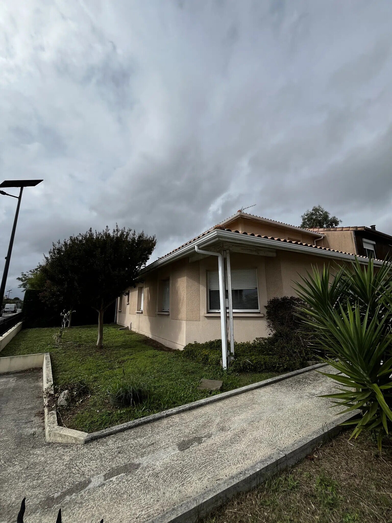 Office in Bordeaux for sale Building Photo- Image 1 of 1