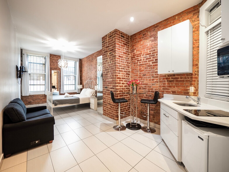 135 E 110th St, New York, NY for sale - Building Photo - Image 2 of 8