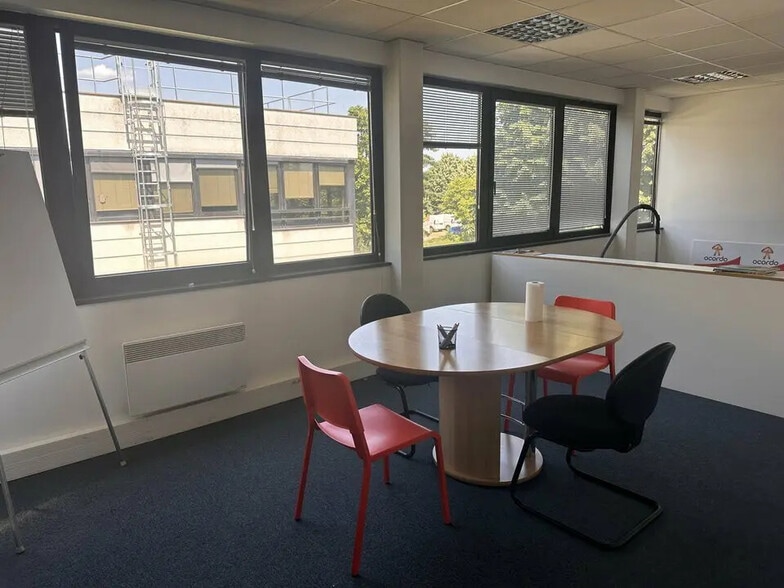 Office in Strasbourg for lease - Interior Photo - Image 2 of 6