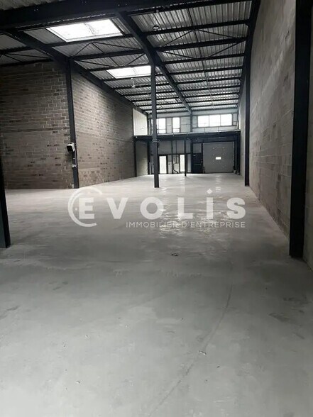 Office in Vedène for lease - Building Photo - Image 3 of 10