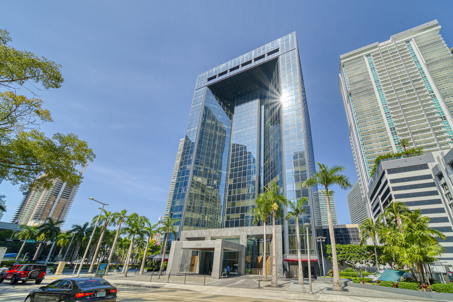 1200 Brickell Ave, Miami, FL for lease - Building Photo - Image 1 of 45