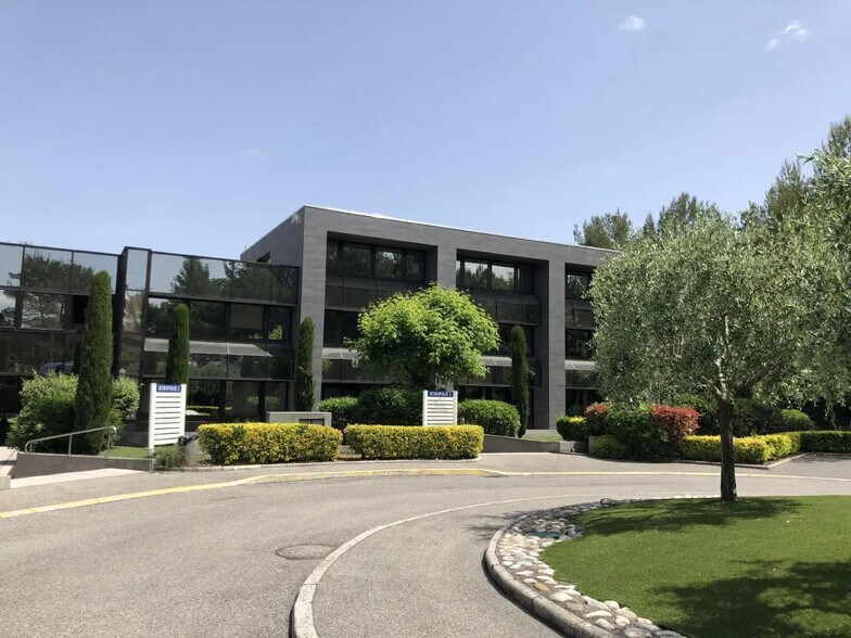 Office in Valbonne for lease - Building Photo - Image 3 of 14