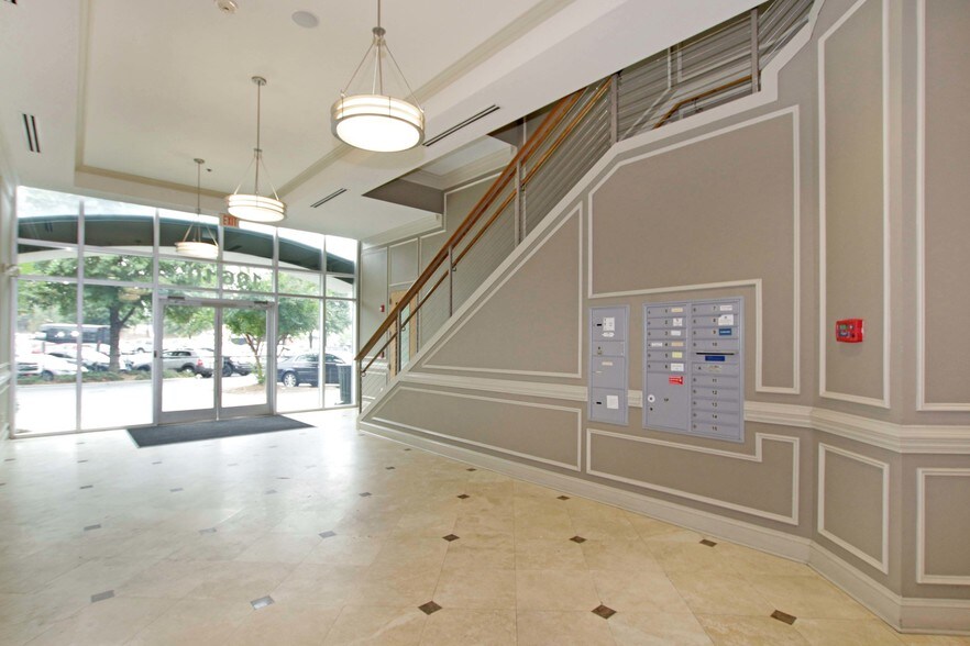 10610 Metromont Pky, Charlotte, NC for sale - Interior Main Entry - Image 1 of 1