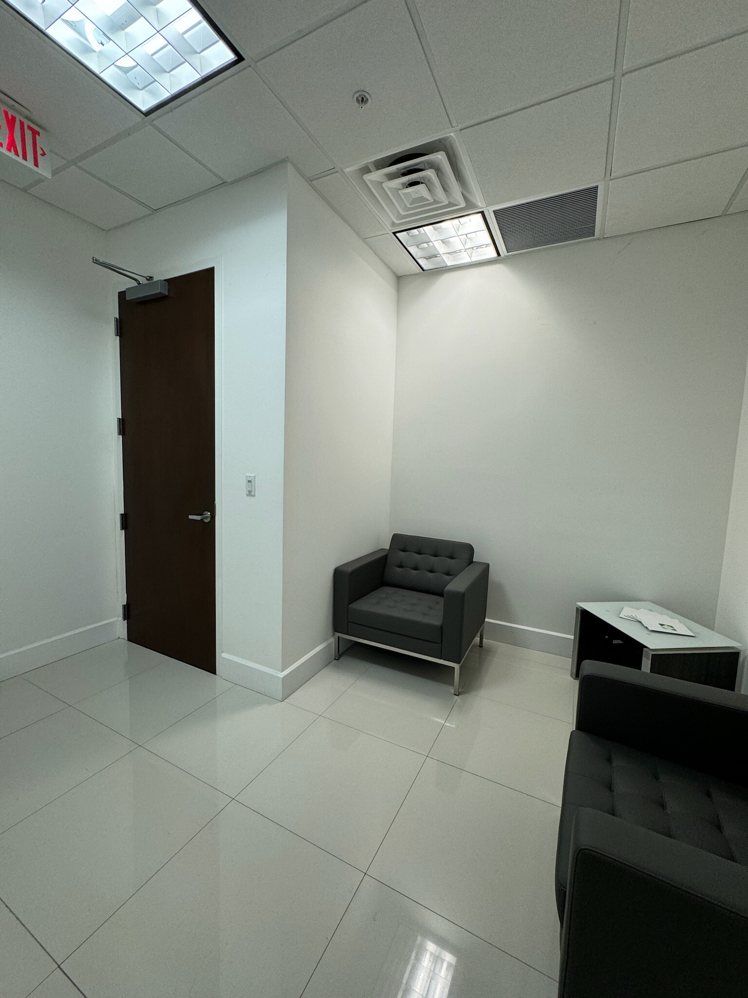 2020 Ponce De Leon Blvd, Coral Gables, FL for lease Interior Photo- Image 1 of 10