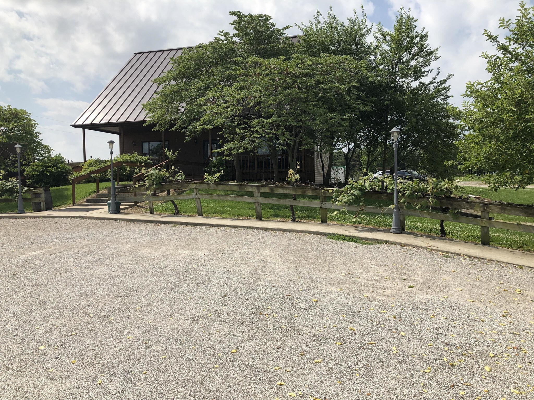 1524 W Market St, Red Bud, IL 62278