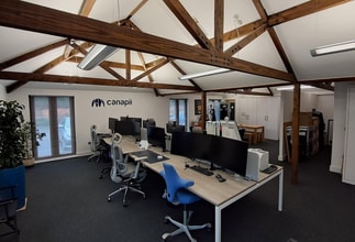 Lambwood Hl, Reading for lease Interior Photo- Image 2 of 3