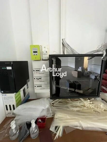 Office in Fréjus for lease - Interior Photo - Image 3 of 8