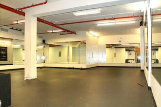 250 E 49th St, New York, NY for lease Interior Photo- Image 2 of 3