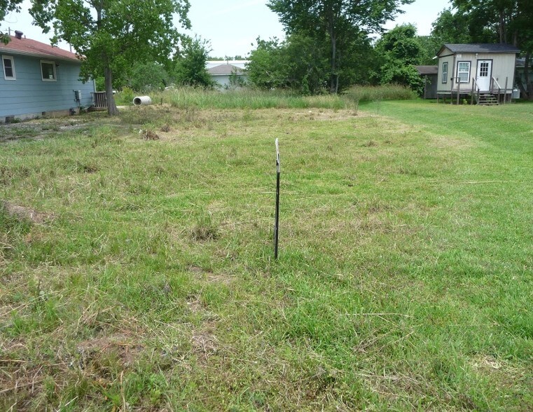 506 Grand Ave, Bacliff, TX for sale - Primary Photo - Image 1 of 1