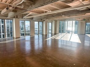300 Howard St, San Francisco, CA for lease Interior Photo- Image 2 of 7
