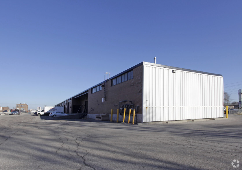 2450 Finch Ave W, Toronto, ON for lease - Building Photo - Image 2 of 2