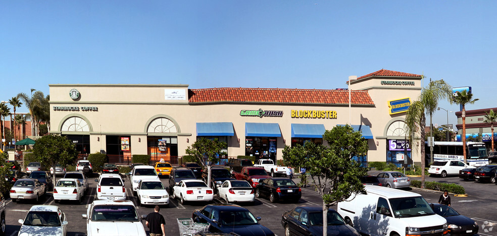 8813-8817 S Sepulveda Blvd, Los Angeles, CA for lease - Building Photo - Image 2 of 7