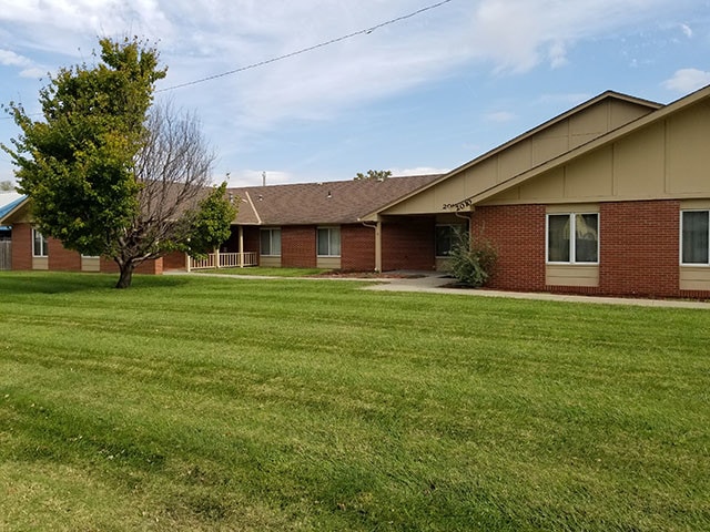 2010 NW Logan St, Topeka, KS for sale Building Photo- Image 1 of 1