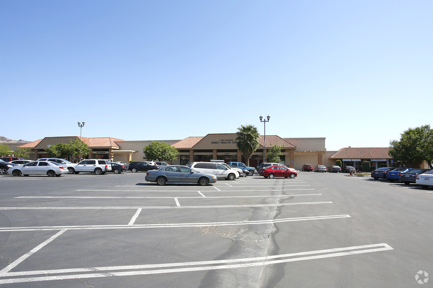 2495-2505 E Lakeshore Dr, Lake Elsinore, CA for lease - Building Photo - Image 3 of 11