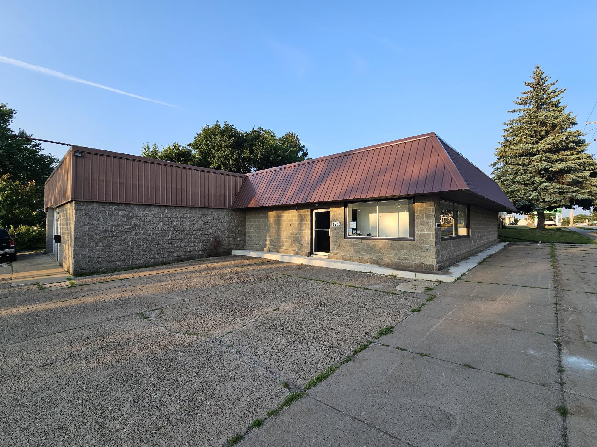 321 W Clifton St, Tomah, WI for sale Building Photo- Image 1 of 8