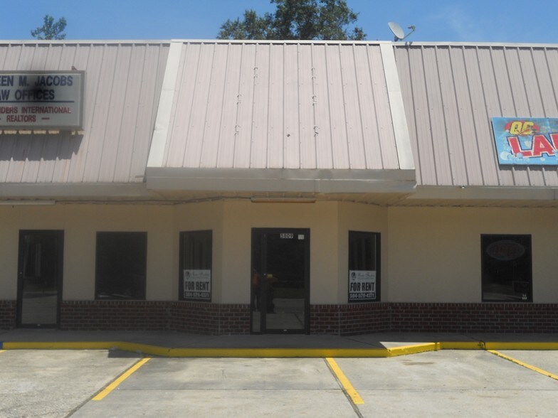 5809 E Judge Perez Dr, Violet, LA for sale - Primary Photo - Image 1 of 1