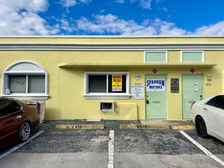 2301-2325 NW 30th St, Oakland Park, FL for sale - Building Photo - Image 1 of 7