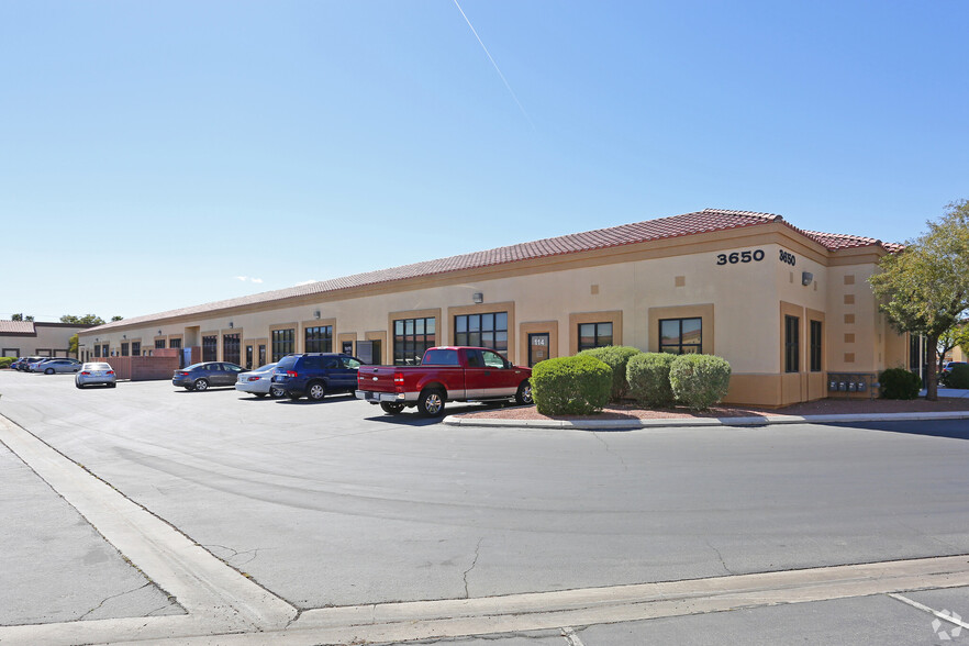 3650 N Rancho Dr, Las Vegas, NV for lease - Building Photo - Image 3 of 5