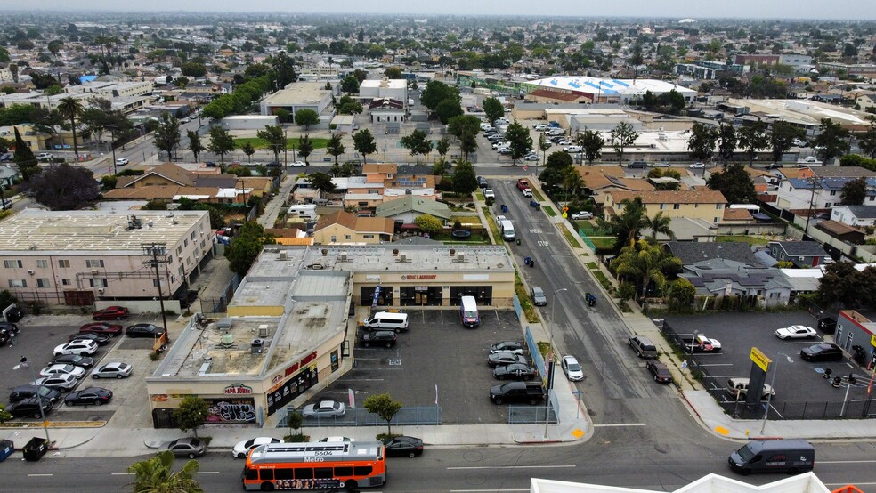 6520-6534 Crenshaw Blvd, Los Angeles, CA for lease - Building Photo - Image 3 of 7