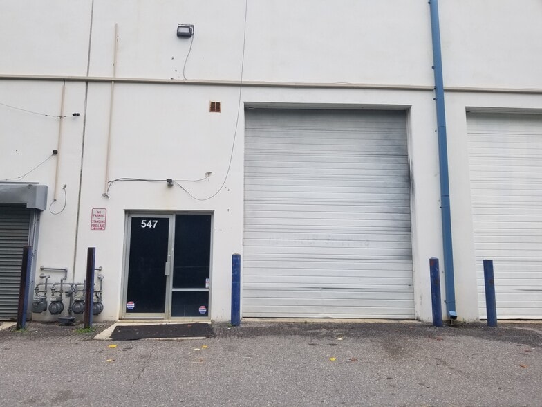 525-555 Ritchie Rd, Capitol Heights, MD for lease - Building Photo - Image 1 of 9