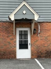 2305 Commonwealth Dr, Charlottesville, VA for sale Interior Photo- Image 1 of 8