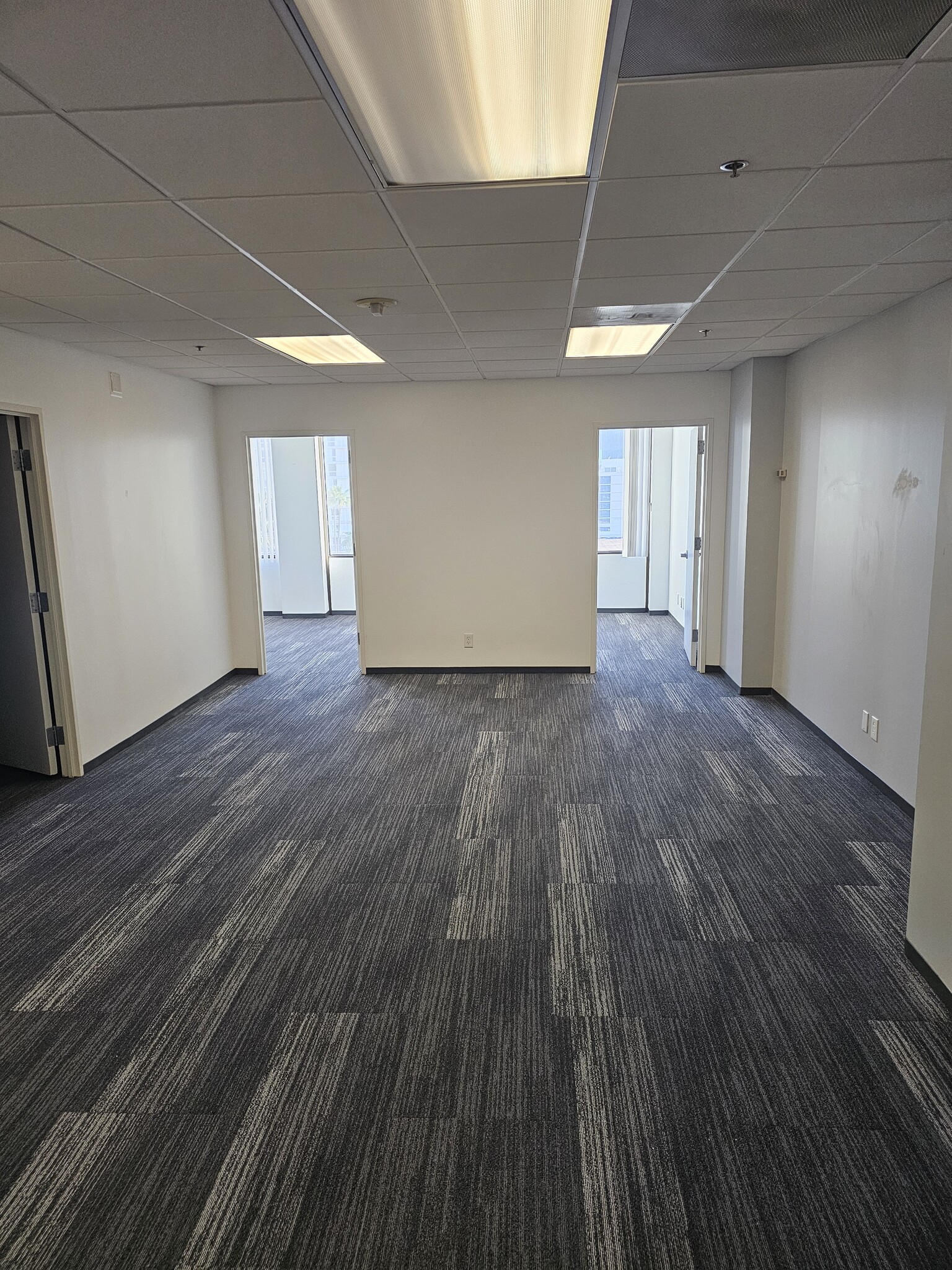 5901 W Century Blvd, Los Angeles, CA for lease Interior Photo- Image 1 of 1