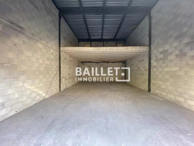 Industrial in Fréjus for lease - Interior Photo - Image 1 of 4