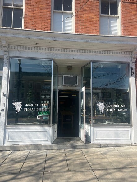 61 Albany St, Cazenovia, NY for lease - Building Photo - Image 2 of 7