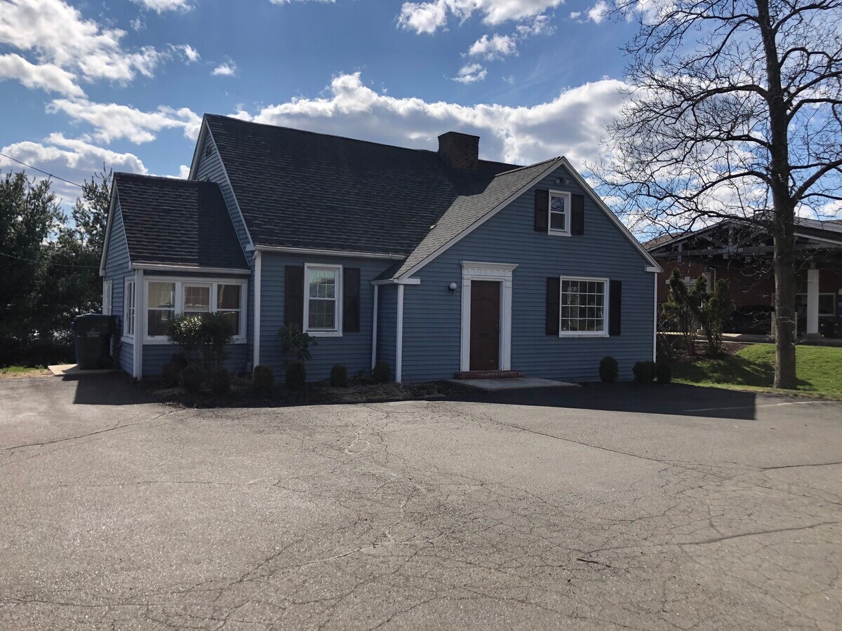 88 Mill Plain Rd, Danbury, CT 06811